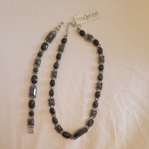 villager a liz claiborne company jewelry Set